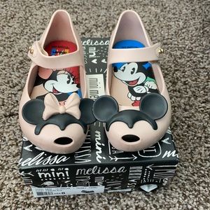 Mini Melissa size 8